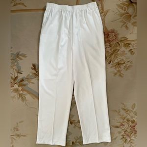 Alfred Dunner size 12 white pants